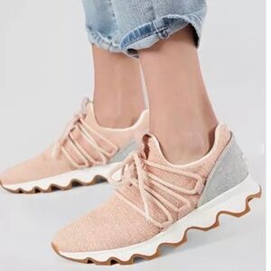 Sorel Woman’s Kinetic Lace Knit Fabric Sneakers Blush Pink Grey Gray SZ 6.5